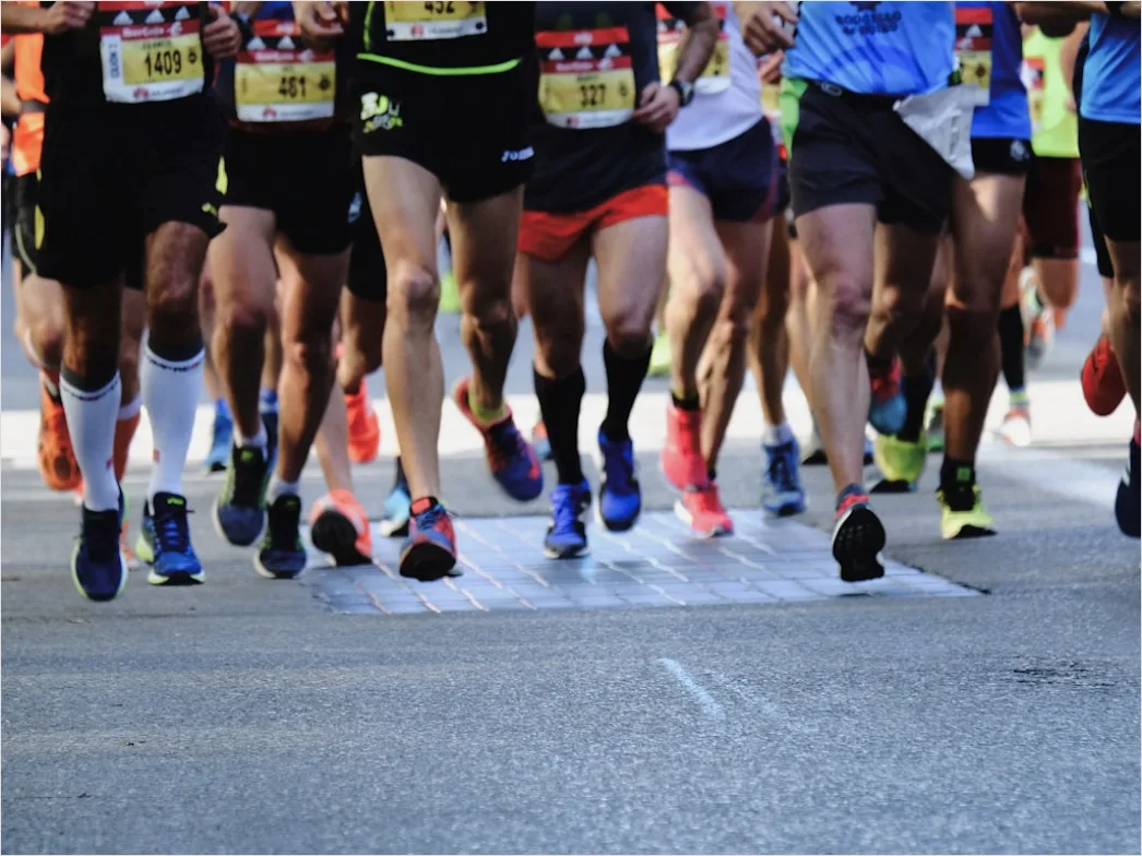 Marathon Ziel Einlauf Foto Jubel 65b5