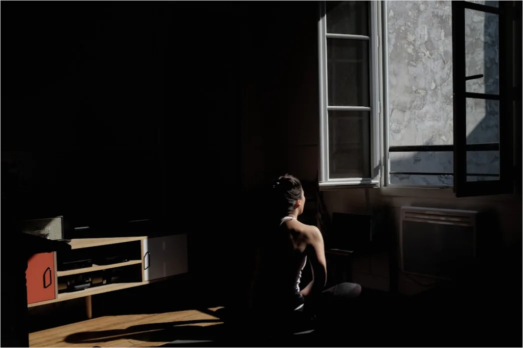 Detail Meditation Silhouette Vor Fenster Morning Light Number 16