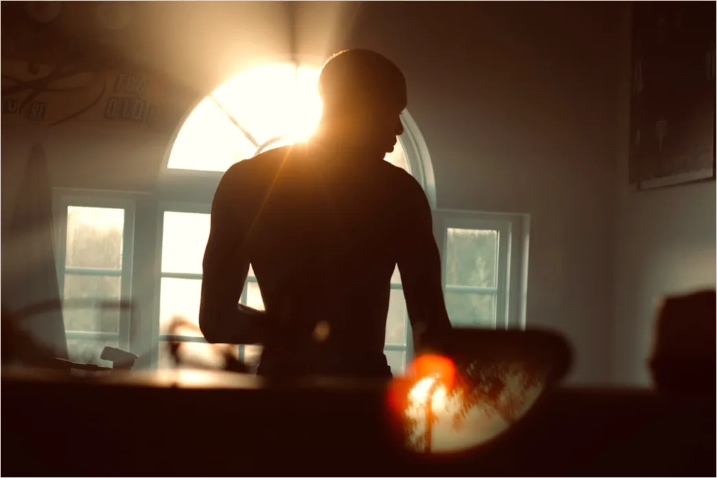 Detail Meditation Silhouette Vor Fenster Morning Light Number 17