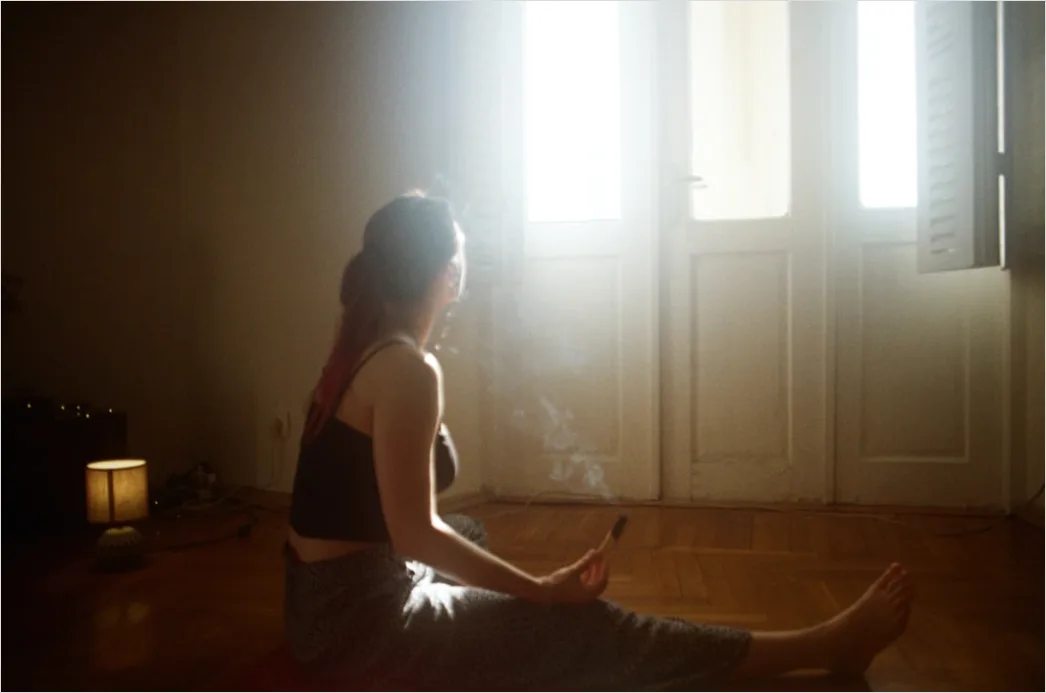 Detail Meditation Silhouette Vor Fenster Morning Light Number 5