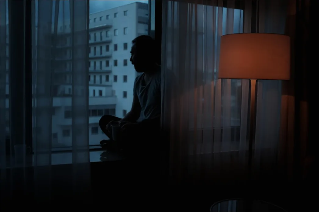 Detail Meditation Silhouette Vor Fenster Morning Light Number 7