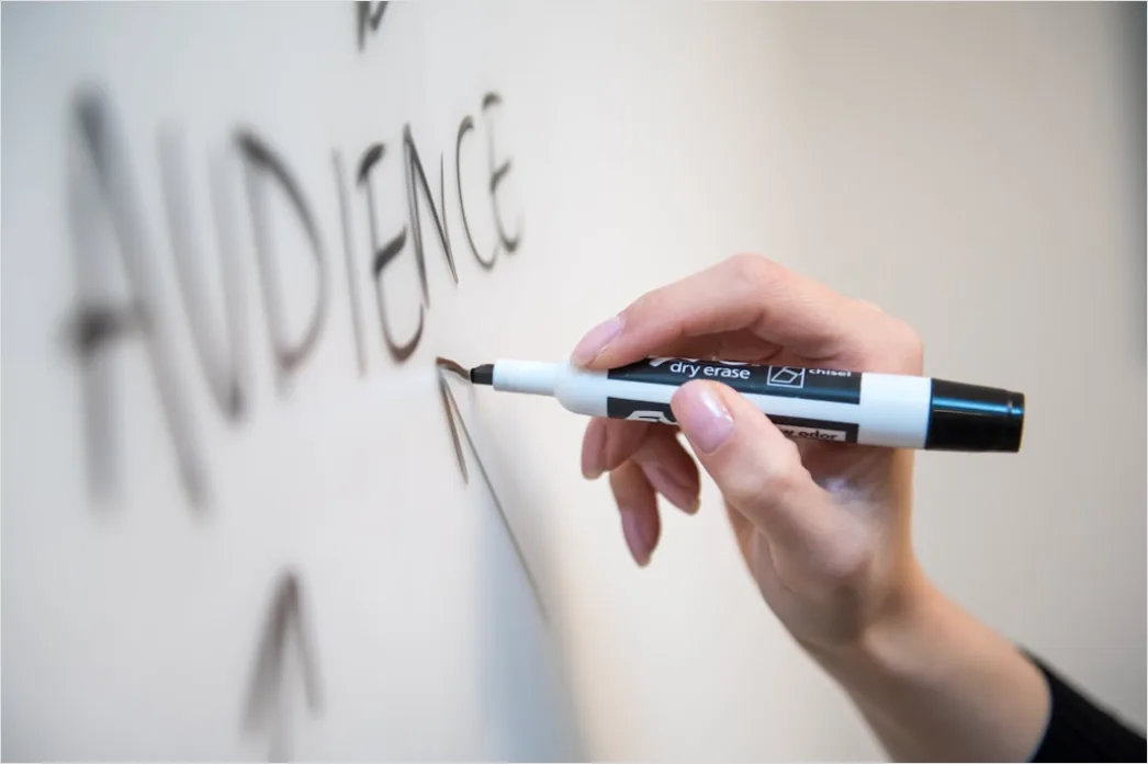 Medizinische Forschung Team Meeting Am Whiteboard 2454