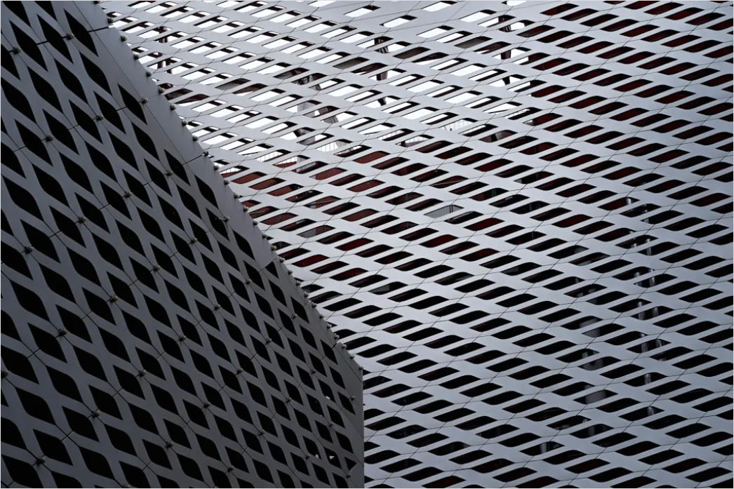 Detail Metallfassade Perforiert Muster Modern Architektur Number 3