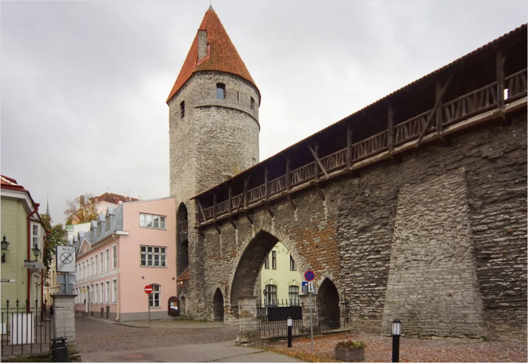 Detail Mittelalterliche Stadtmauer Mit Torbogen Perspektive Number 6