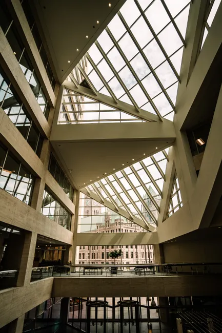 Detail Moderne Lobby Glasdach Lichtdurchflutet Innenraum Number 9