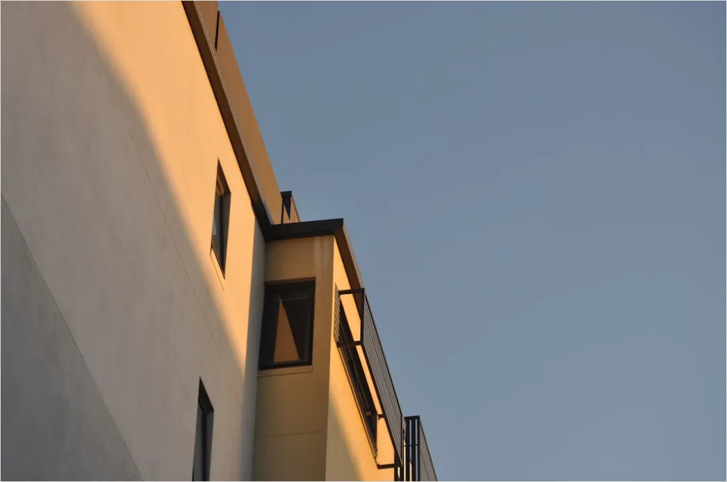 Detail Moderne Wohnanlage Außenansicht Abendlicht Warm Number 12