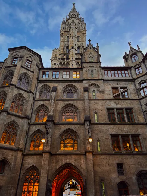 Detail Münchner Rathaus Fassade Detail Neugotik Number 18