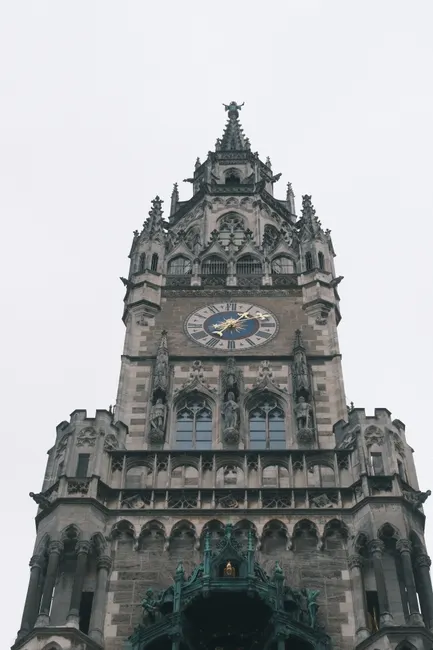 Detail Münchner Rathaus Fassade Detail Neugotik Number 8