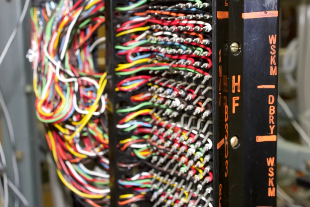 Detail Netzwerk Switch Kabel Patchpanel Nahaufnahme Foto Number 13