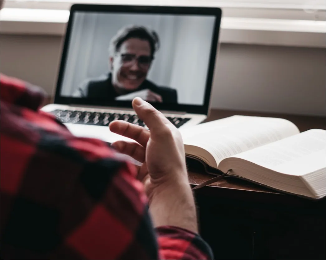 Online Therapie Videoanruf Laptop Bildschirm 06e6