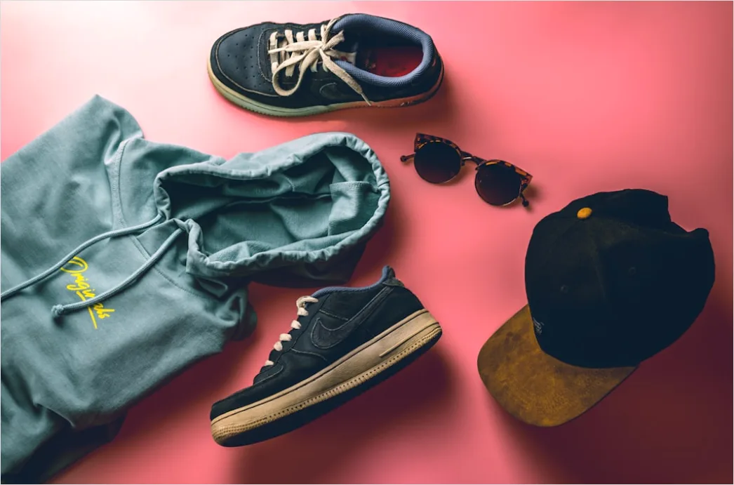 Detail Op Maske Haube Und Handschuhe Flat Lay Number 12