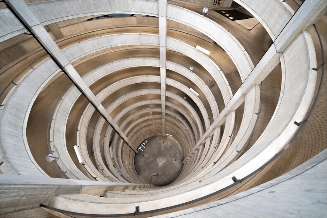 Detail Parkhaus Spirale Von Oben Gesehen Geometrisch Number 10