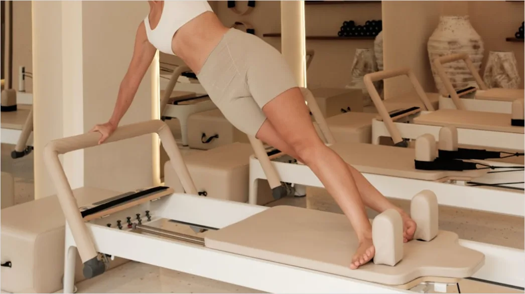 Pilates Training Auf Matte Foto Seitenansicht 930d