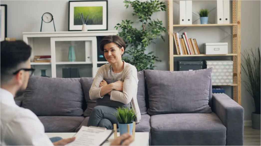 Detail Psychotherapie Gespräch Auf Couch Ruhige Atmosphäre Number 20