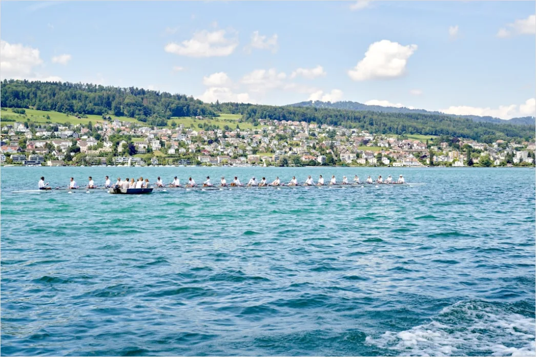 Rettungsschwimmer Am Beckenrand Foto 3ec9