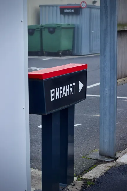 Detail Rettungswagen Einfahrt Notaufnahme Nachts Number 6