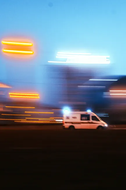 Detail Rettungswagen Einfahrt Notaufnahme Nachts Number 7