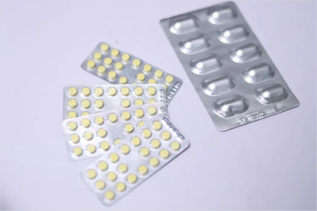 Detail Rezept Und Tabletten Blister Flat Lay Number 11