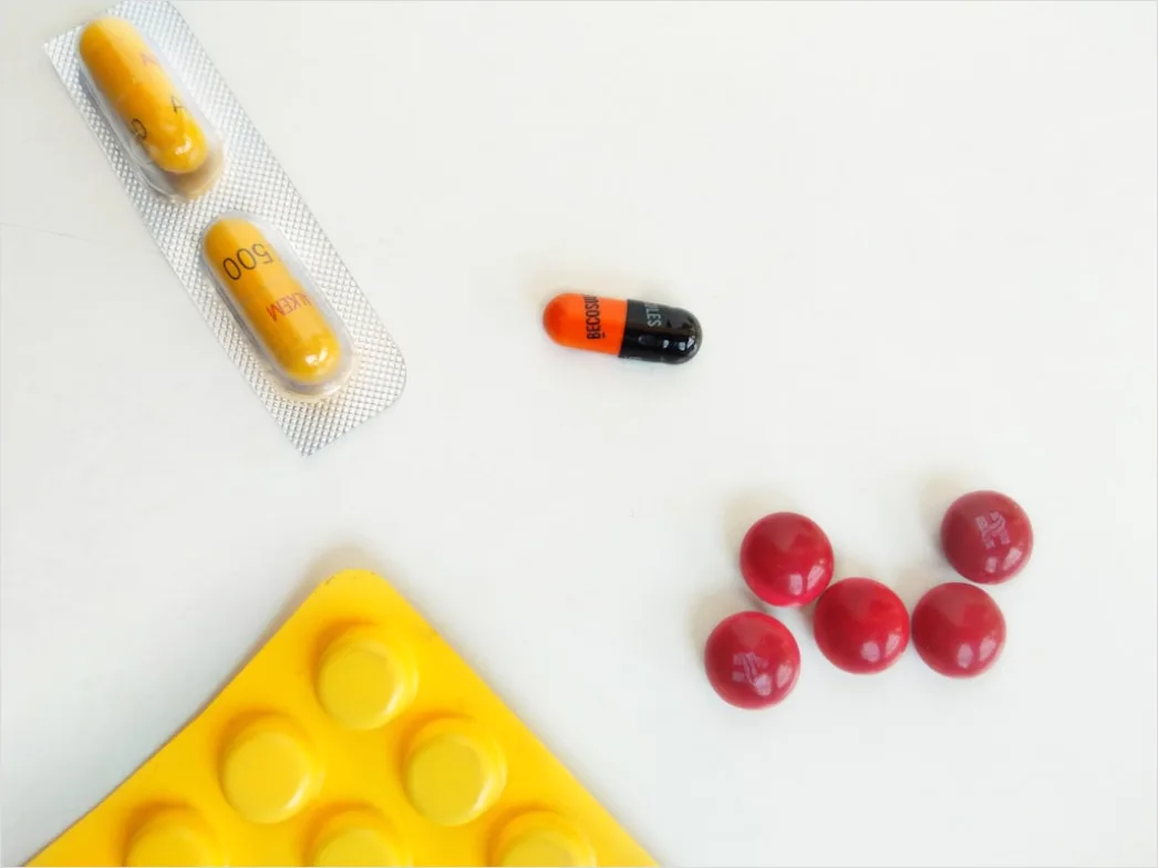 Detail Rezept Und Tabletten Blister Flat Lay Number 16