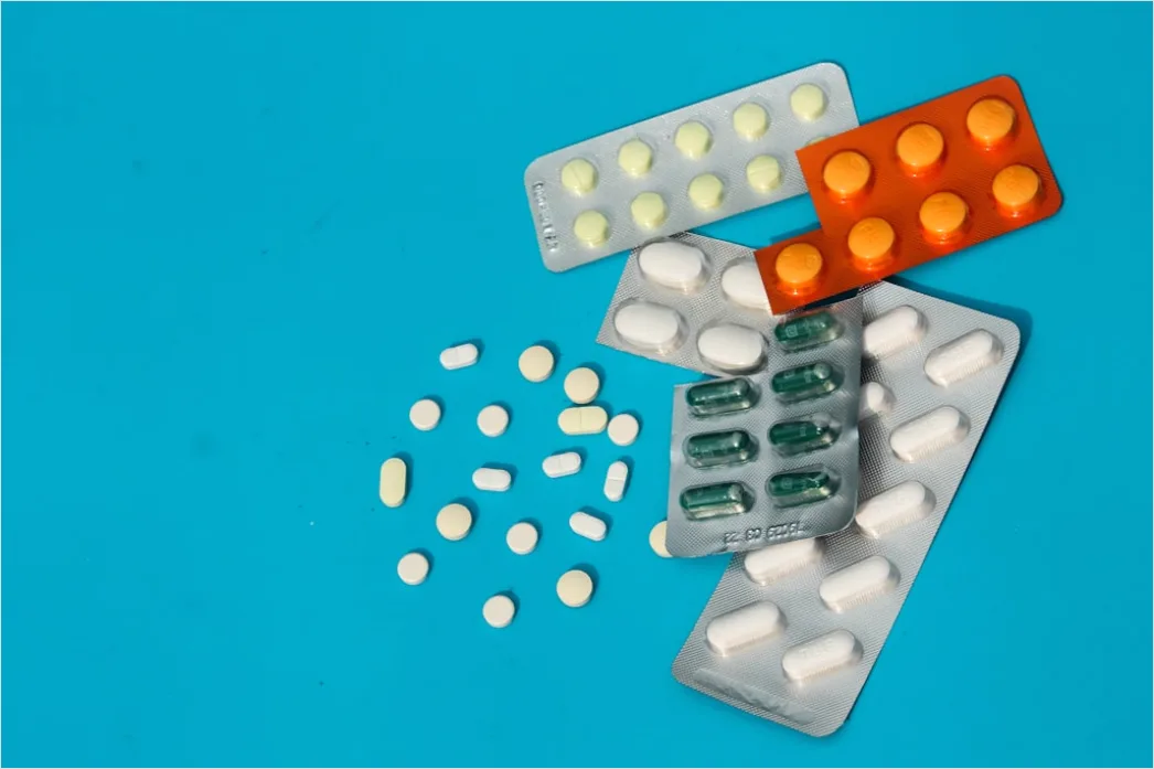 Detail Rezept Und Tabletten Blister Flat Lay Number 3