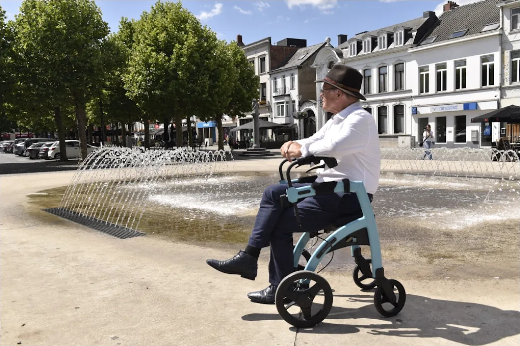 Rollator Im Flur Betreutes Wohnen 0459