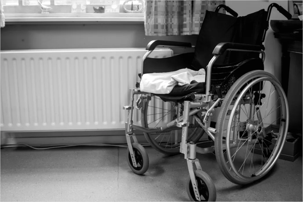 Detail Rollstuhl Im Krankenhausflur Perspektive Number 3
