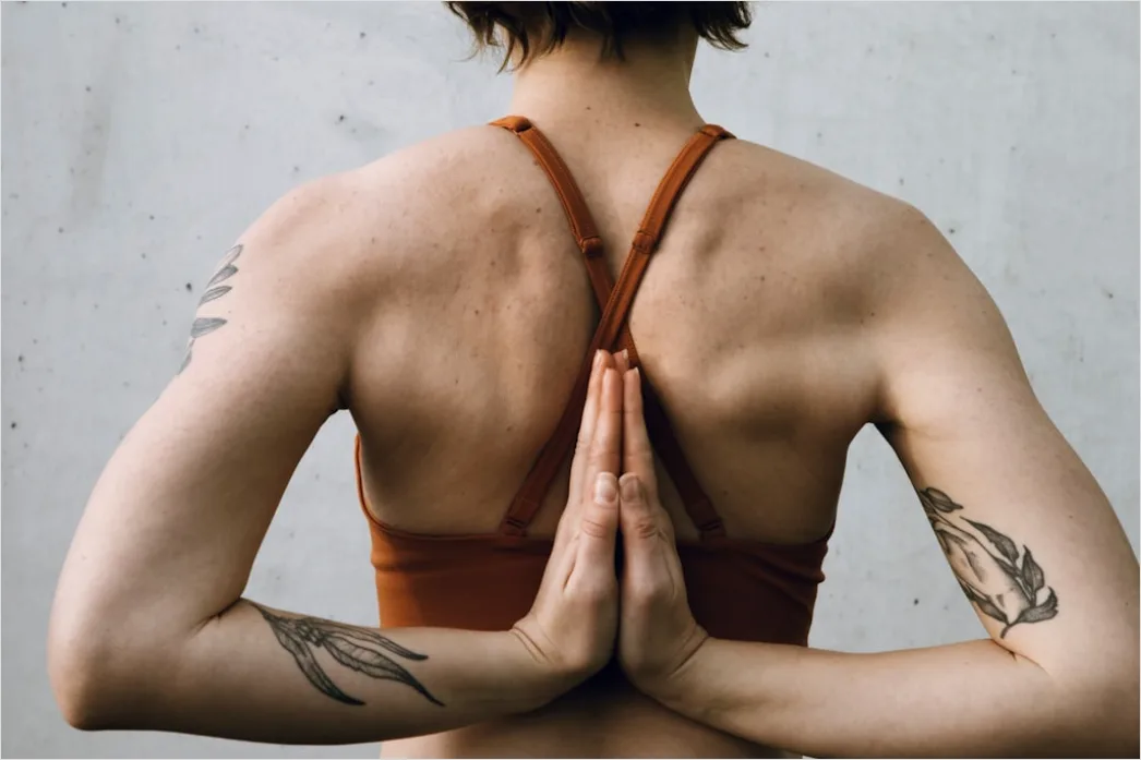 Ruecken Dehnen Yoga Uebung Foto 0c96