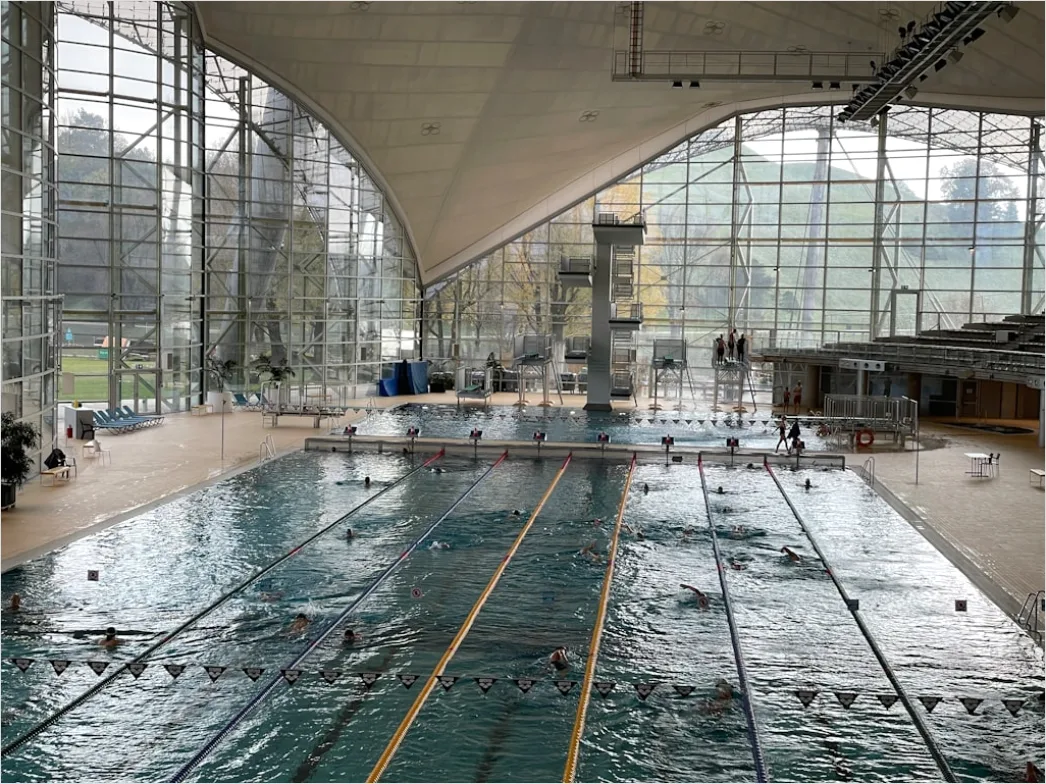 Schwimmhalle Bahnen Foto Perspektive 9349