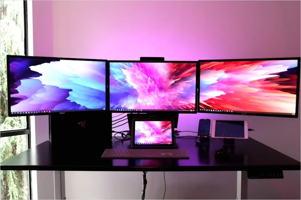 Detail Software Entwickler Arbeitsplatz Dual Monitor Setup Foto Number 10