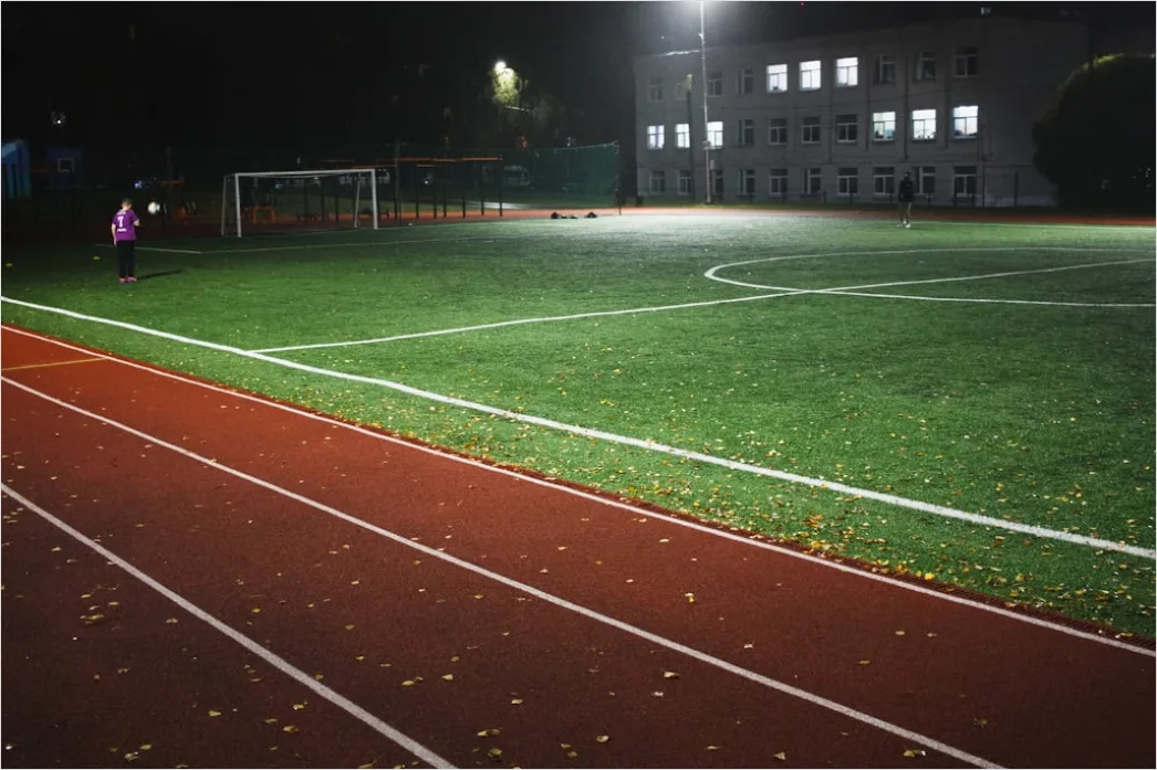 Sportplatz Flutlicht Nacht Foto Fcc0