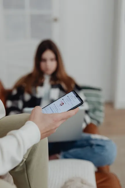 Detail Symptom Checker App Auf Smartphone Nahaufnahme Number 4