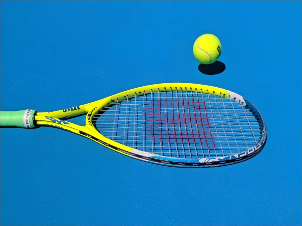 Detail Tennis Aufschlag Foto Bewegungsserie Number 11