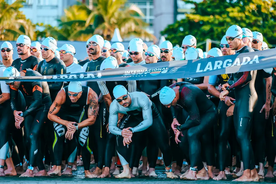 Triathlon Schwimmen Start Gruppe Foto E461