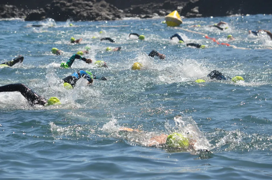 Detail Triathlon Schwimmen Start Gruppe Foto Number 17