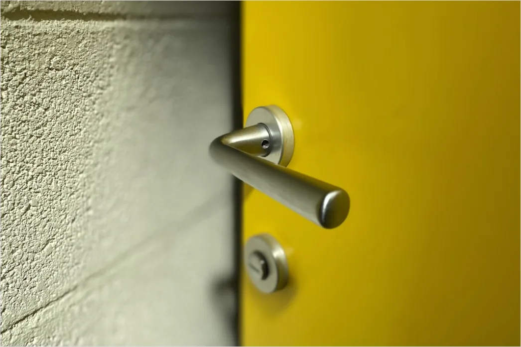 Tuergriff Edelstahl Detail Nahaufnahme Minimalistisch 2d74