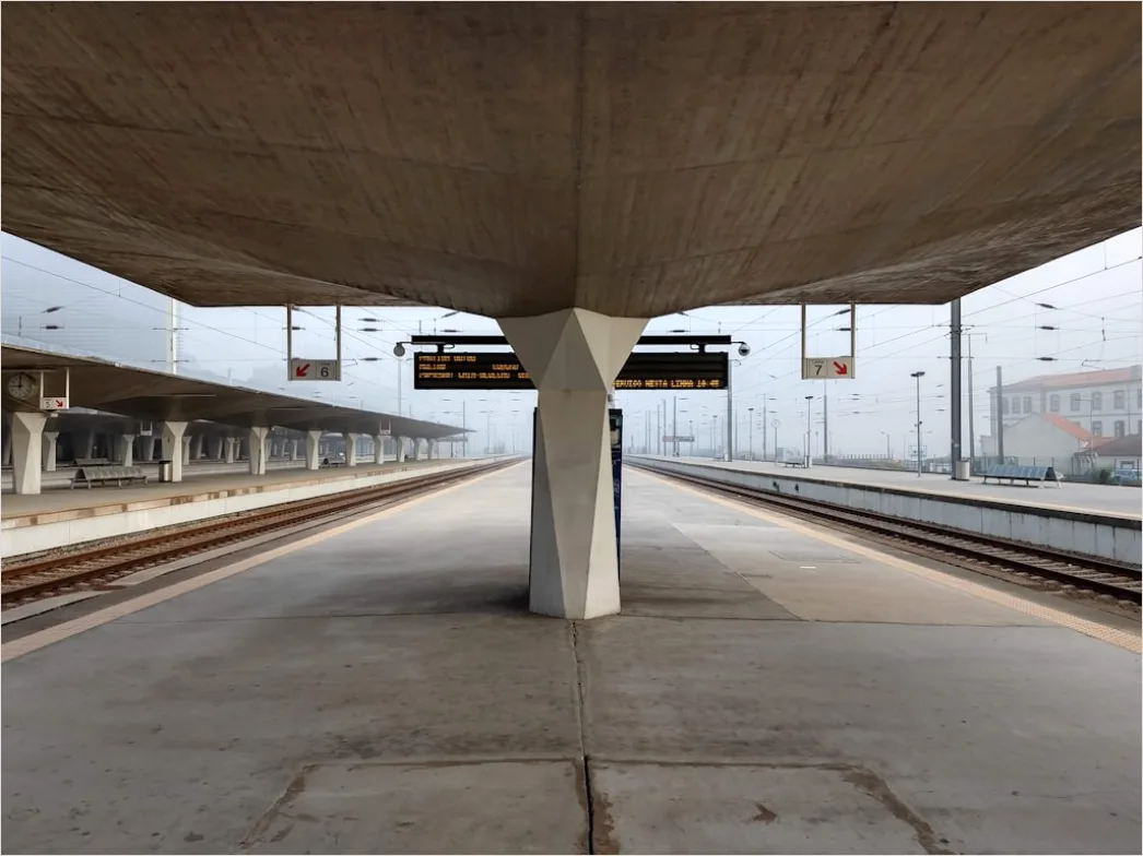 Detail Ubahn Station Modern Minimalistisch Symmetrisch Number 7