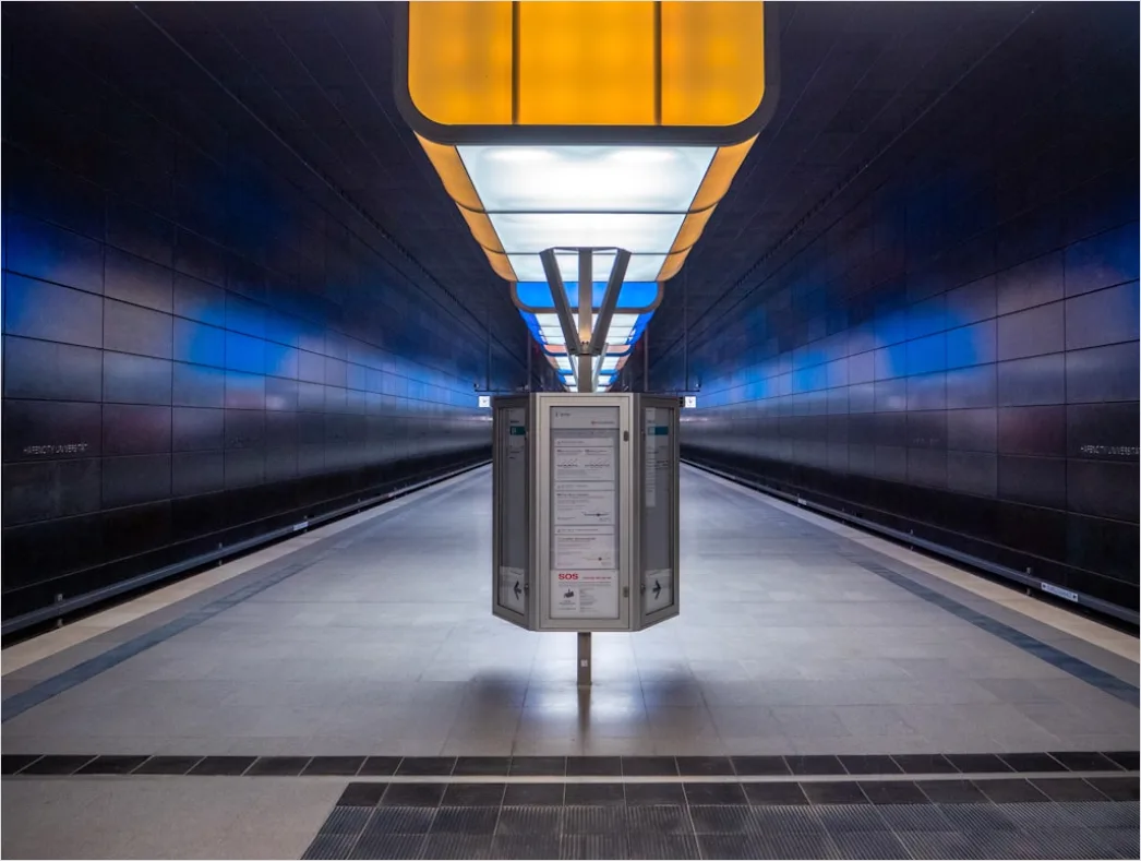 Detail Ubahn Station Modern Minimalistisch Symmetrisch Number 8