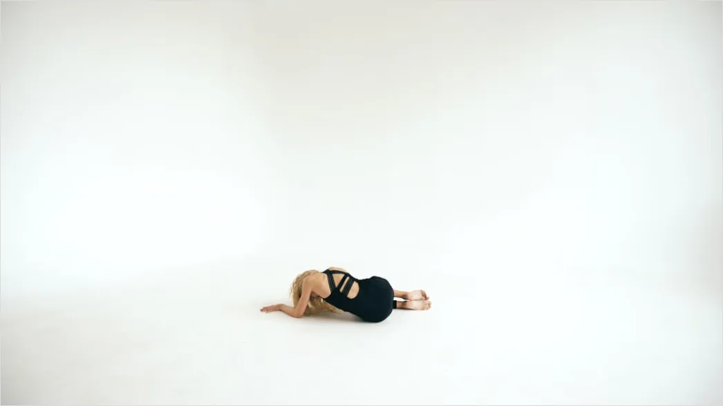 Detail Yoga Pose Im Studio Foto Minimalistisch Number 4
