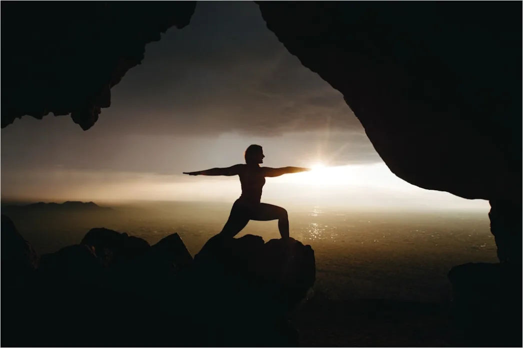 Detail Yoga Silhouette Vor Fenster Foto Number 7