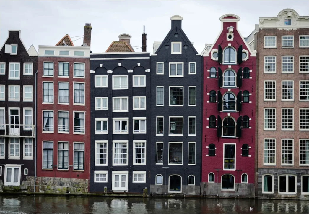 Detail Amsterdam Grachtenhäuser Spiegelung Im Wasser Number 12