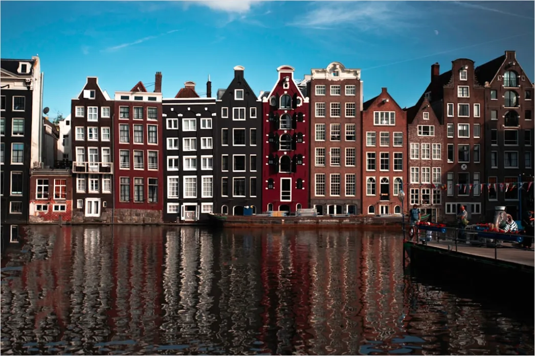 Detail Amsterdam Grachtenhäuser Spiegelung Im Wasser Number 6