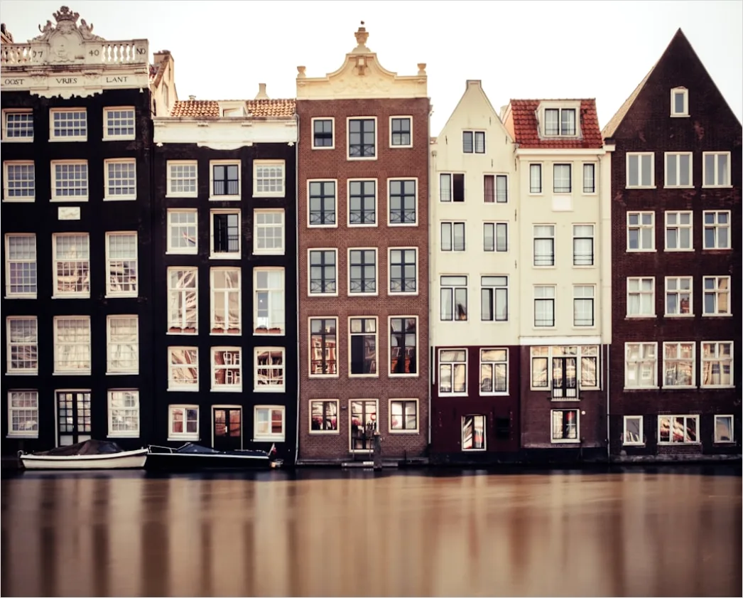 Detail Amsterdam Grachtenhäuser Spiegelung Im Wasser Number 10