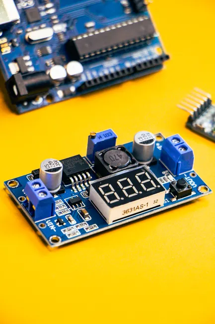 Detail Arduino Projekt Mit Leds Auf Breadboard Foto Number 14