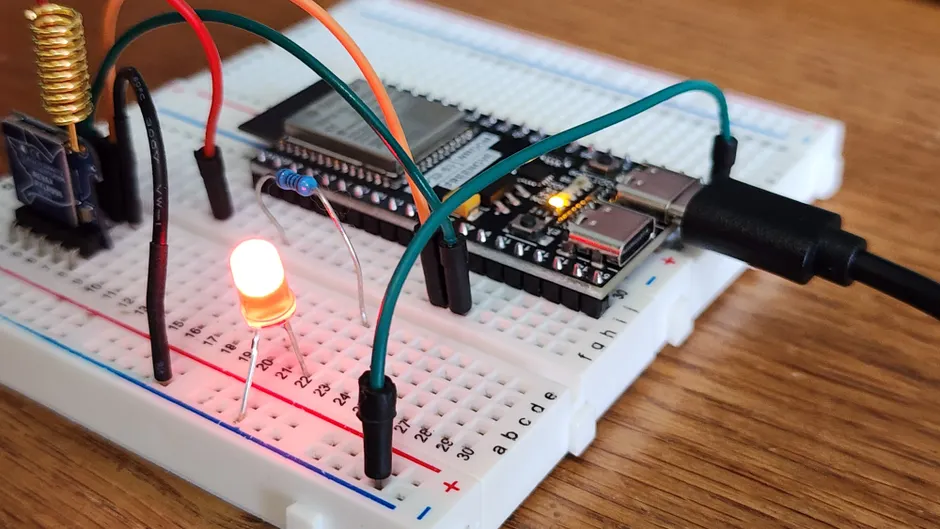 Detail Arduino Projekt Mit Leds Auf Breadboard Foto Number 5