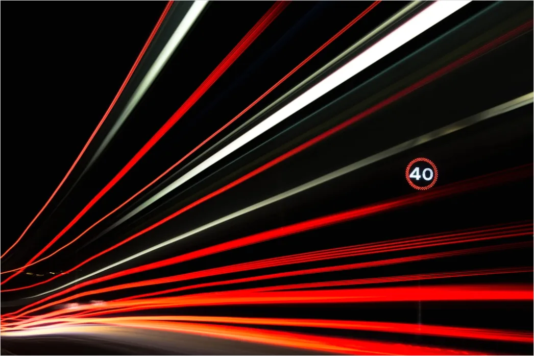 Autobahn Lichtspuren Bei Nacht Langzeitbelichtung 6afa