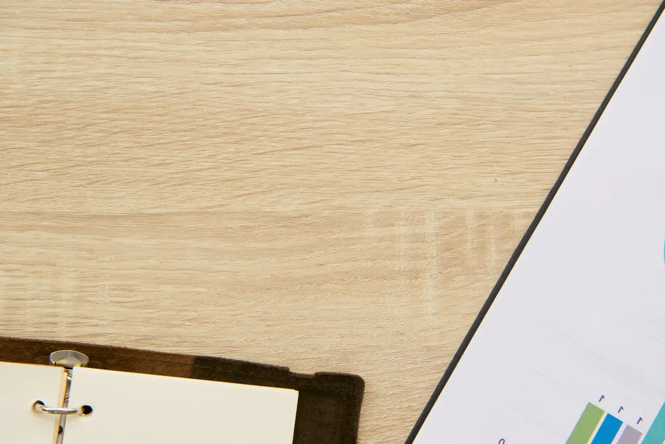 Detail Bewerbungsmappe Und Stift Auf Holztisch Flat Lay Foto Number 7