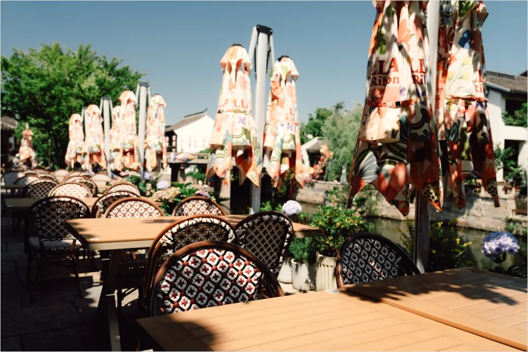 Detail Biergarten Bretzel Und Maßkrug Tischszene Number 15