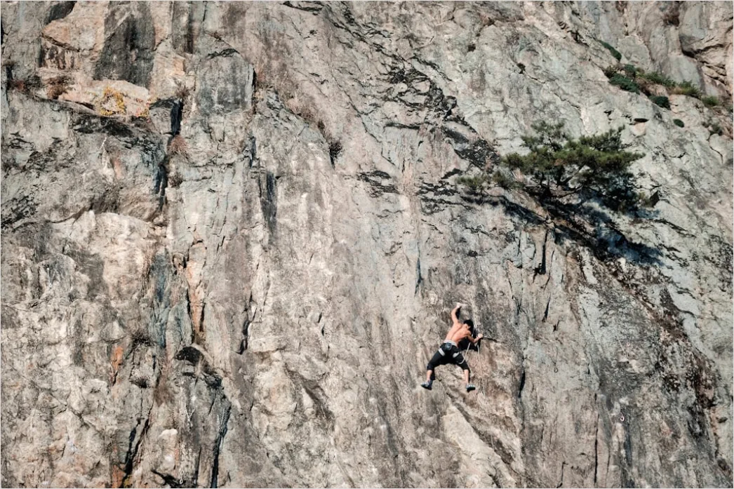 Detail Bouldern Outdoor Crashpad Und Kletterer Number 7