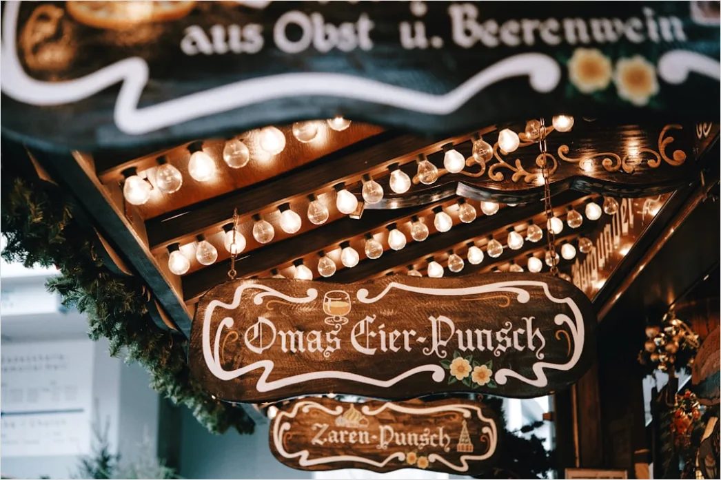Bratwurst Auf Weihnachtsmarkt Dampf Atmosphaere C6a5
