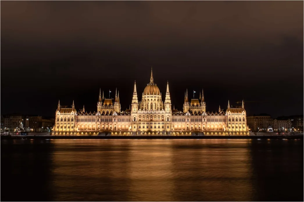 Detail Budapest Parlament An Der Donau Bei Nacht Number 2